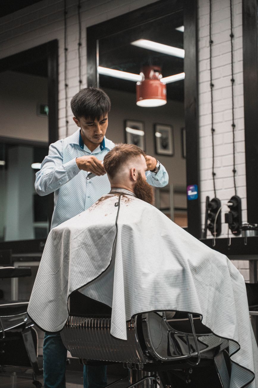 Haircut consultation face shape